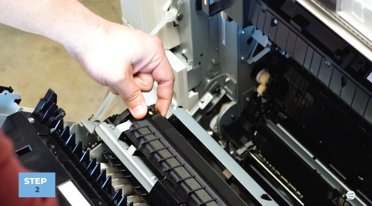 How to Replace The 2nd Bias Transfer Roller On The Xerox AltaLink C8200/B8200_Step 2_1