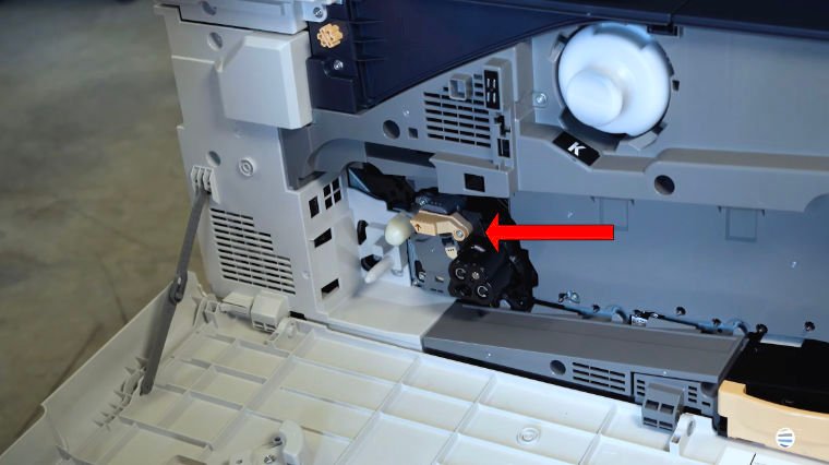 How to Replace Drum on Xerox AltaLink B8100_C8100_Step 6