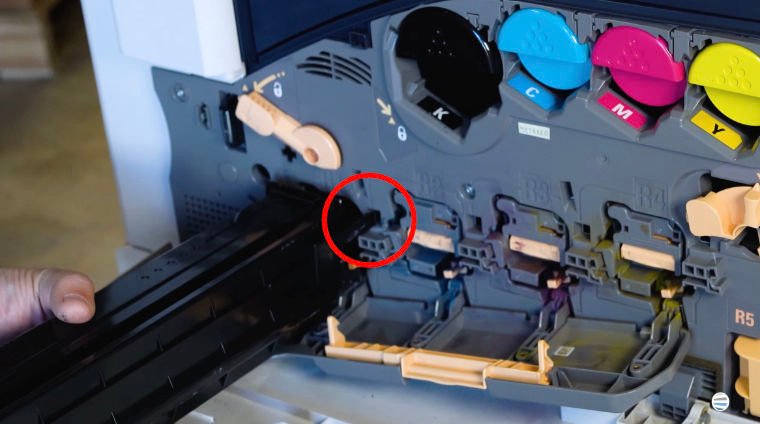 How to Replace Drum on Xerox AltaLink C8000_B8000_Step 5_2