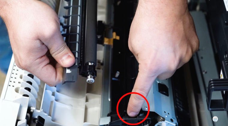 How to Replace Second Bias Transfer Roll_Xerox AltaLink C8000 or B8000 Series_Step 5_2