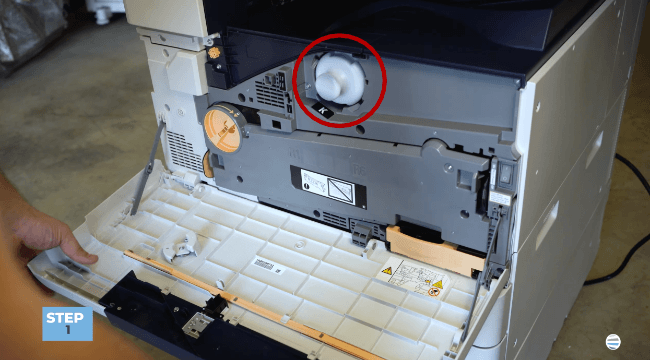 How to Replace Toner on Xerox AltaLink B8200_Step 1 (Open the front cover)